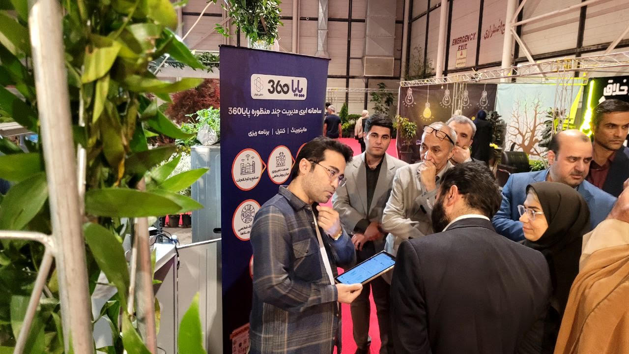 بازدید مدیریت محترم جهادکشاورزی استان از غرفه پایا360